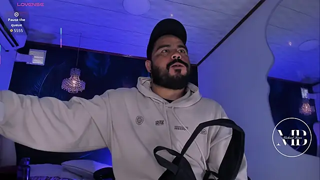 MichaelBear  online show from 11-05-25, 01:25