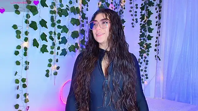 Samii Evans online show from 12-19-25, 01:09