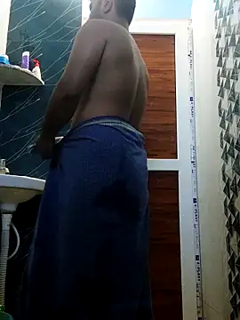 Snapshot of Honestguy100 chatting on 11-04-25, 05:22 Honestguy100 online show from 11-04-25, 05:22