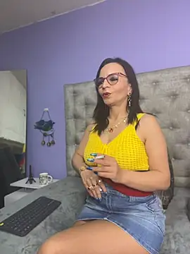 Miss ellien online show from 06-25-26, 01:36