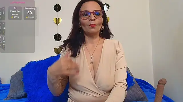 Miss ellien online show from 04-10-26, 07:48