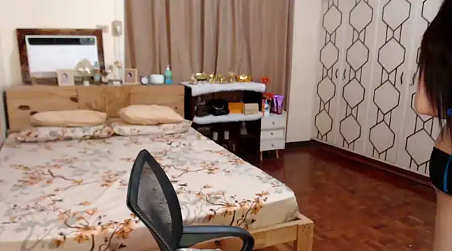 LoveMarieFoxxx online show from 02-12-25, 06:19