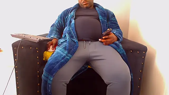 Snapshot of zuluboyxx chatting on 07-06-26, 07:15 zuluboyxx online show from 07-06-26, 07:15