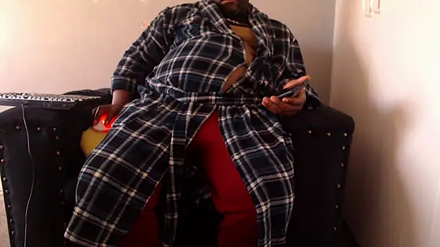 Snapshot of zuluboyxx chatting on 06-03-26, 05:19 zuluboyxx online show from 06-03-26, 05:19