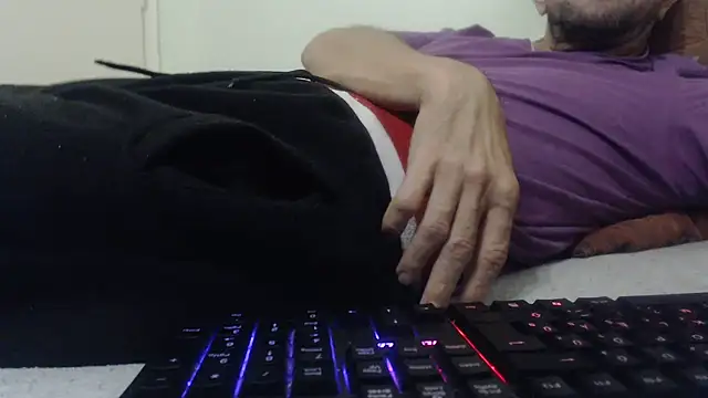 Snapshot of VASKOS178 chatting on 10-05-25, 07:04 VASKOS178 online show from 10-05-25, 07:04
