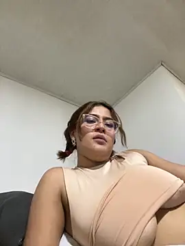 Snapshot of Juliana_News chatting on 09-21-25, 05:45 Juliana News online show from 09-21-25, 05:45