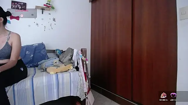 Snapshot of Moon_lunita chatting on 09-09-25, 05:00 Moon lunita online show from 09-09-25, 05:00