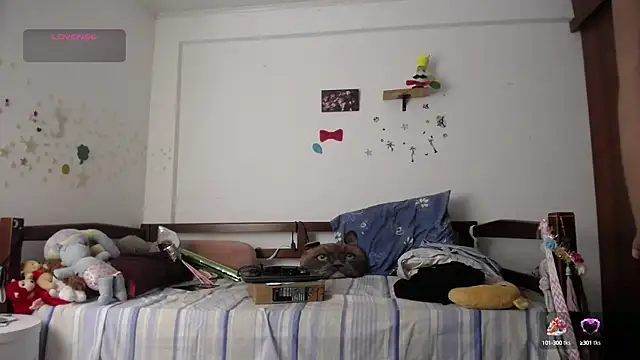 Snapshot of Moon_lunita chatting on 09-16-25, 03:35 Moon lunita online show from 09-16-25, 03:35