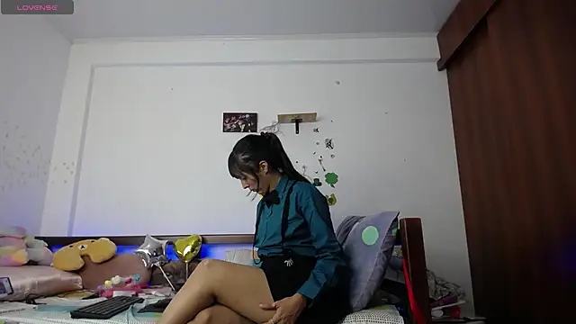 Snapshot of Moon_lunita chatting on 03-17-25, 09:13 Moon lunita online show from 03-17-25, 09:13