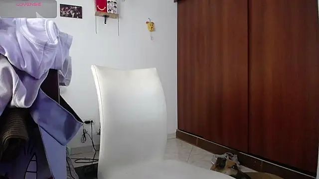 Snapshot of Moon_lunita chatting on 02-25-26, 09:14 Moon lunita online show from 02-25-26, 09:14