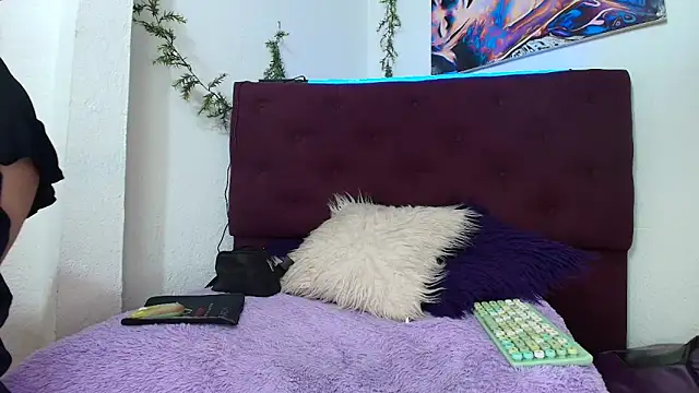 Snapshot of Tania_mature chatting on 11-28-25, 05:24 Tania mature online show from 11-28-25, 05:24