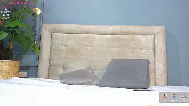 Snapshot of nicol_snow chatting on 02-05-26, 01:18 nicol snow online show from 02-05-26, 01:18