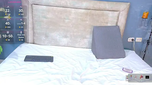 Snapshot of nicol_snow chatting on 01-17-26, 01:37 nicol snow online show from 01-17-26, 01:37