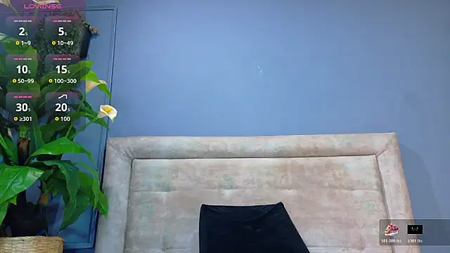 Snapshot of nicol_snow chatting on 02-19-26, 01:30 nicol snow online show from 02-19-26, 01:30