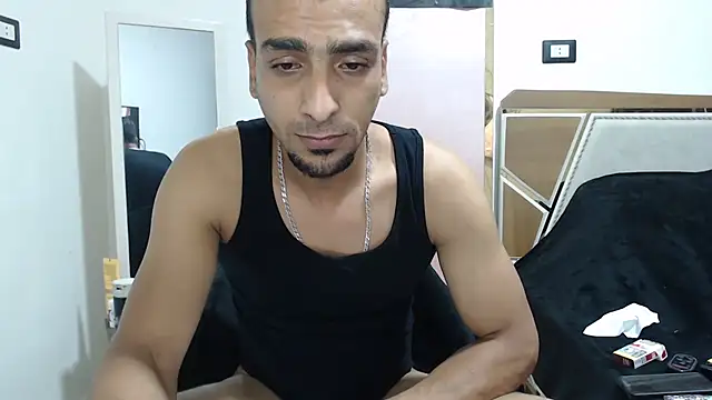 Snapshot of highguy chatting on 07-22-26, 01:40 highguy online show from 07-22-26, 01:40