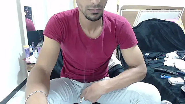 Snapshot of highguy chatting on 10-28-25, 11:58 highguy online show from 10-28-25, 11:58