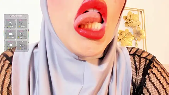 Snapshot of hanajameela chatting on 06-06-26, 11:59 hanajameela online show from 06-06-26, 11:59