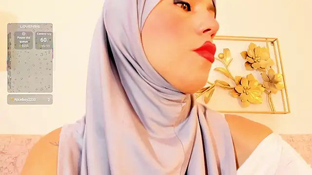 Snapshot of hanajameela chatting on 04-18-26, 11:45 hanajameela online show from 04-18-26, 11:45