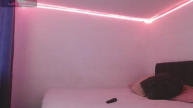 Melaniie01 online show from 05-28-26, 10:15