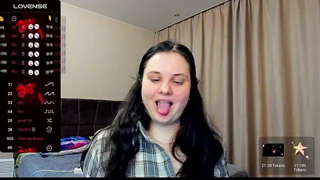 Snapshot of AlanaBrox chatting on 11-06-25, 07:40 AlanaBrox online show from 11-06-25, 07:40