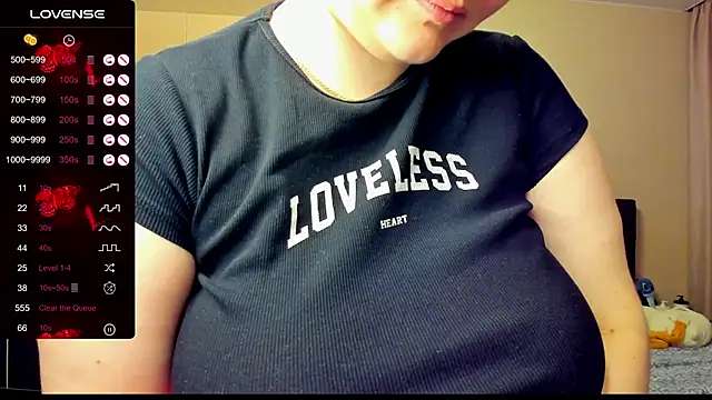 Snapshot of AlanaBrox chatting on 10-10-25, 01:45 AlanaBrox online show from 10-10-25, 01:45