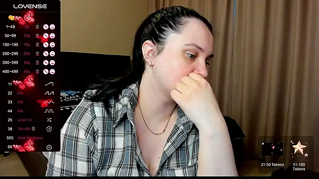 Snapshot of AlanaBrox chatting on 10-05-25, 02:19 AlanaBrox online show from 10-05-25, 02:19