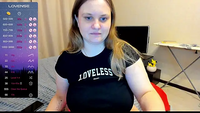 Snapshot of AlanaBrox chatting on 03-19-25, 09:05 AlanaBrox online show from 03-19-25, 09:05