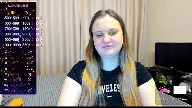 Snapshot of AlanaBrox chatting on 02-08-25, 01:11 AlanaBrox online show from 02-08-25, 01:11