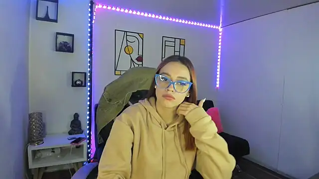 Snapshot of kay_marie chatting on 02-11-25, 11:12 kay marie online show from 02-11-25, 11:12