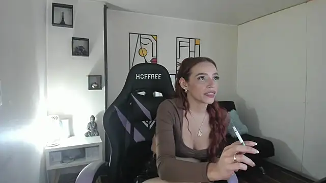 Snapshot of kay_marie chatting on 10-05-25, 08:43 kay marie online show from 10-05-25, 08:43