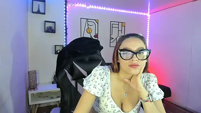 Snapshot of kay_marie chatting on 03-03-25, 12:23 kay marie online show from 03-03-25, 12:23