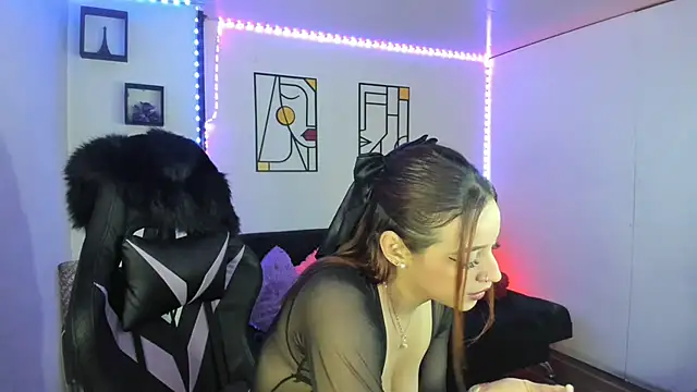 Snapshot of kay_marie chatting on 02-24-25, 11:19 kay marie online show from 02-24-25, 11:19