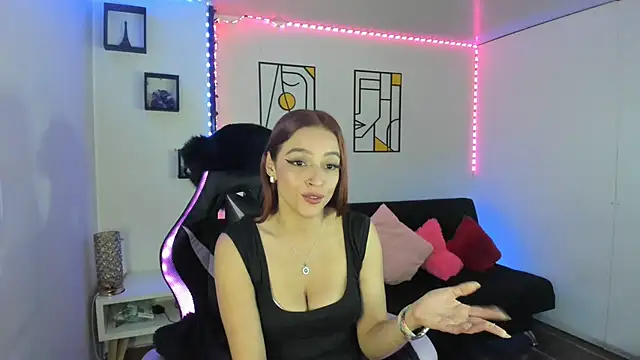 Snapshot of kay_marie chatting on 03-08-25, 12:11 kay marie online show from 03-08-25, 12:11