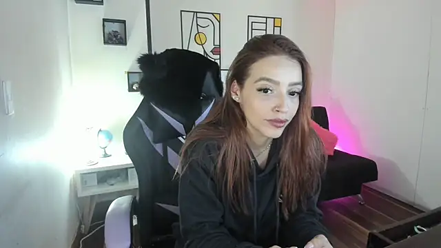 Snapshot of kay_marie chatting on 09-30-25, 05:19 kay marie online show from 09-30-25, 05:19