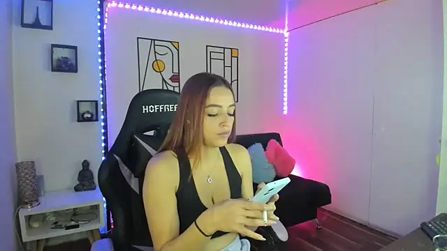 Snapshot of kay_marie chatting on 01-30-25, 06:54 kay marie online show from 01-30-25, 06:54