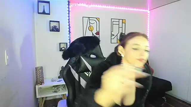 Snapshot of kay_marie chatting on 03-09-25, 11:46 kay marie online show from 03-09-25, 11:46