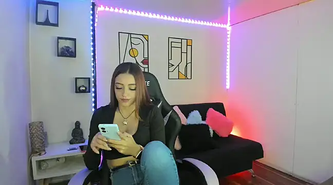 Snapshot of kay_marie chatting on 02-06-25, 06:56 kay marie online show from 02-06-25, 06:56