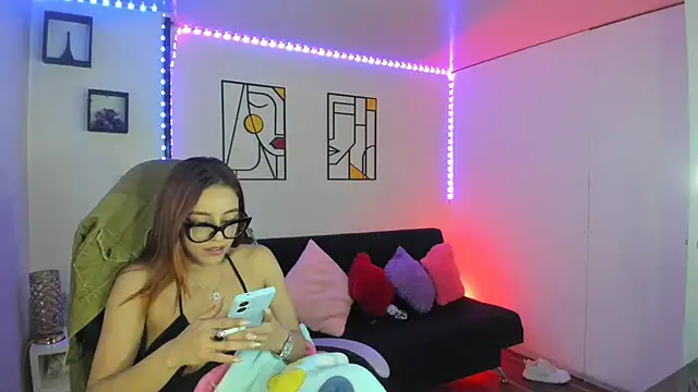 Snapshot of kay_marie chatting on 02-10-25, 12:19 kay marie online show from 02-10-25, 12:19