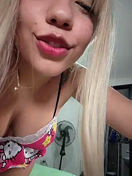 Snapshot of miafresa_hot chatting on 09-17-25, 11:29 miafresa hot online show from 09-17-25, 11:29