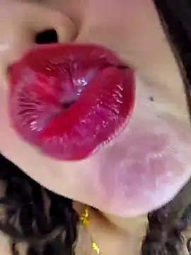 miafresa hot online show from 12-13-25, 11:44