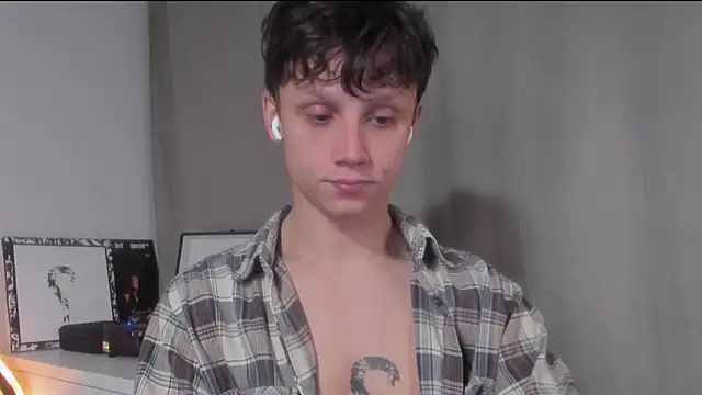 Nicky neal online show from 12-06-24, 01:46