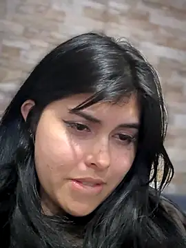 Alyaa s online show from 10-25-25, 04:44