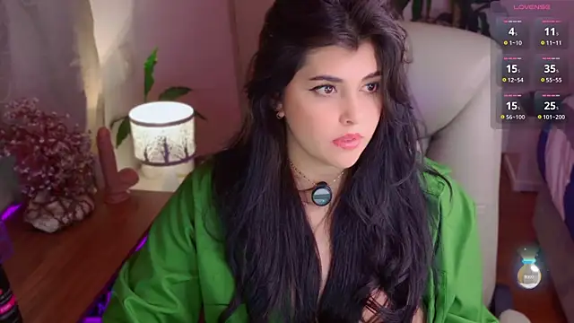 Snapshot of Alyaa_s chatting on 06-05-26, 06:52 Alyaa s online show from 06-05-26, 06:52