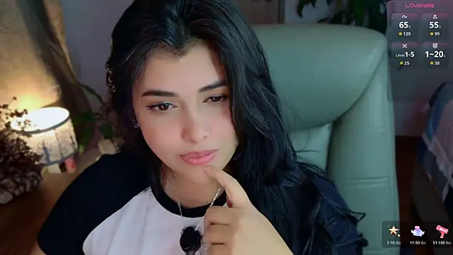 Snapshot of Alyaa_s chatting on 07-26-26, 01:45 Alyaa s online show from 07-26-26, 01:45
