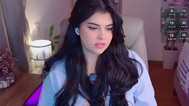 Snapshot of Alyaa_s chatting on 05-03-26, 01:33 Alyaa s online show from 05-03-26, 01:33