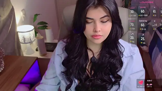 Snapshot of Alyaa_s chatting on 05-24-26, 02:33 Alyaa s online show from 05-24-26, 02:33