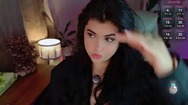 Snapshot of Alyaa_s chatting on 06-14-26, 01:57 Alyaa s online show from 06-14-26, 01:57