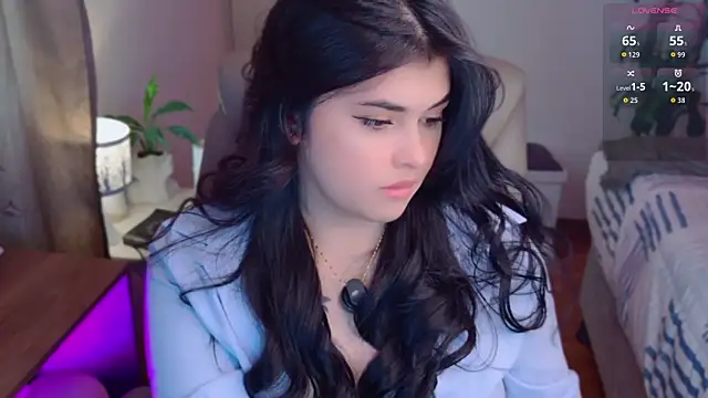 Snapshot of Alyaa_s chatting on 04-25-26, 07:22 Alyaa s online show from 04-25-26, 07:22