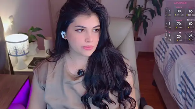 Snapshot of Alyaa_s chatting on 04-28-26, 01:04 Alyaa s online show from 04-28-26, 01:04