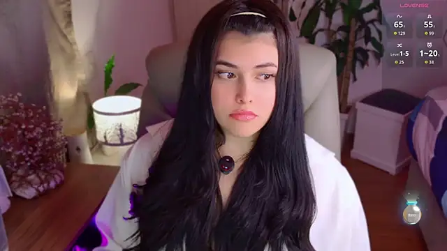 Snapshot of Alyaa_s chatting on 06-06-26, 01:55 Alyaa s online show from 06-06-26, 01:55